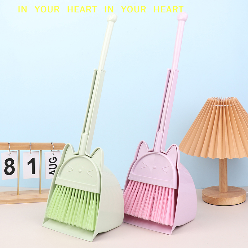 【X】1 Set Cartoon Flexible Bris - Kids Outdoor Broom recension och pris