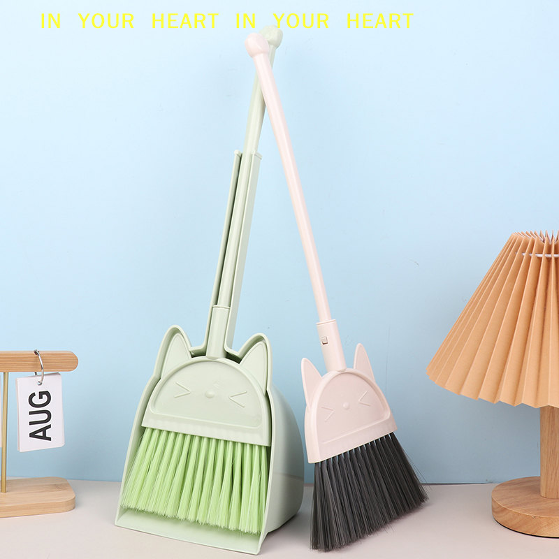 【X】1 Set Cartoon Flexible Bris - Kids Outdoor Broom recension och pris